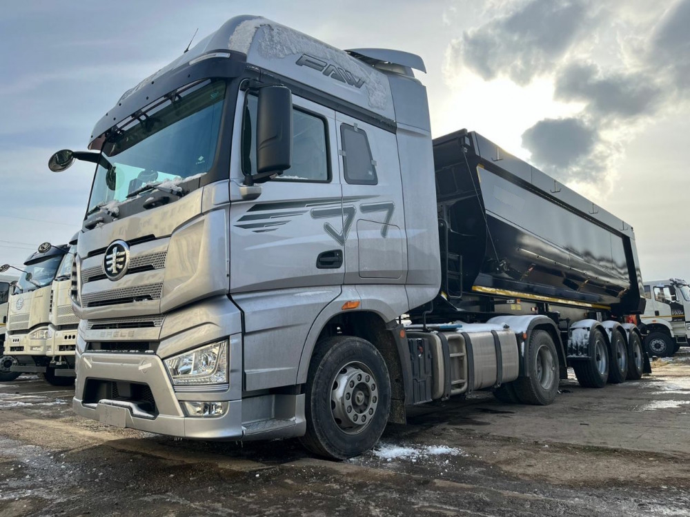 Полуприцеп самосвальный 9560-02